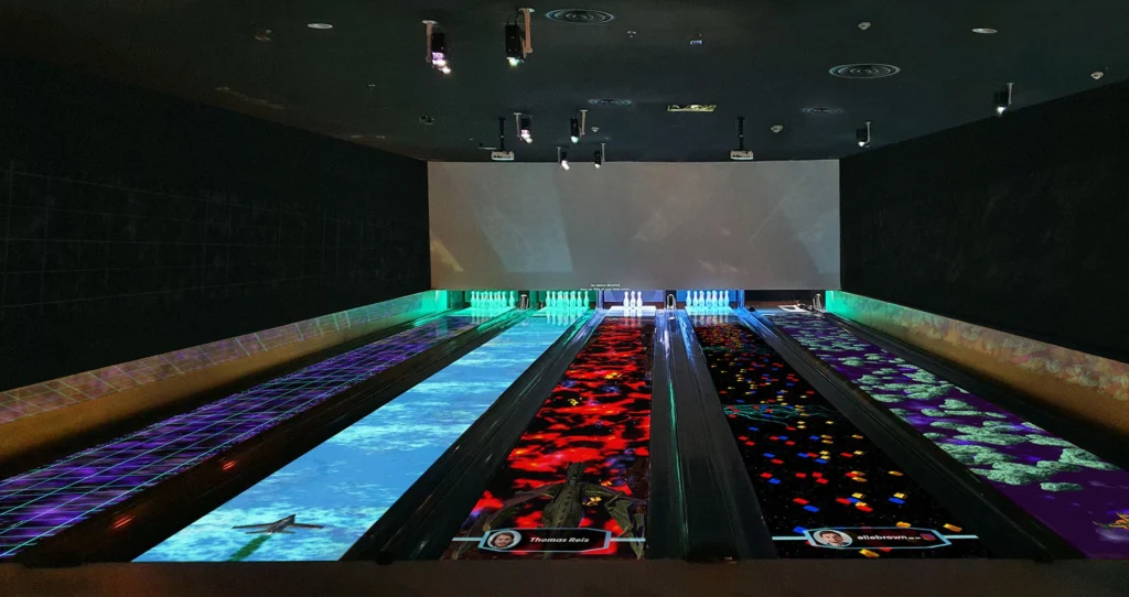 IQHDA interactive bowling alley